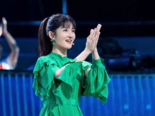 笑对人生，谢娜启程个人巡演首站——北京