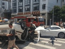 宝马车冲撞丧事现场事件，当地通报与公众反思